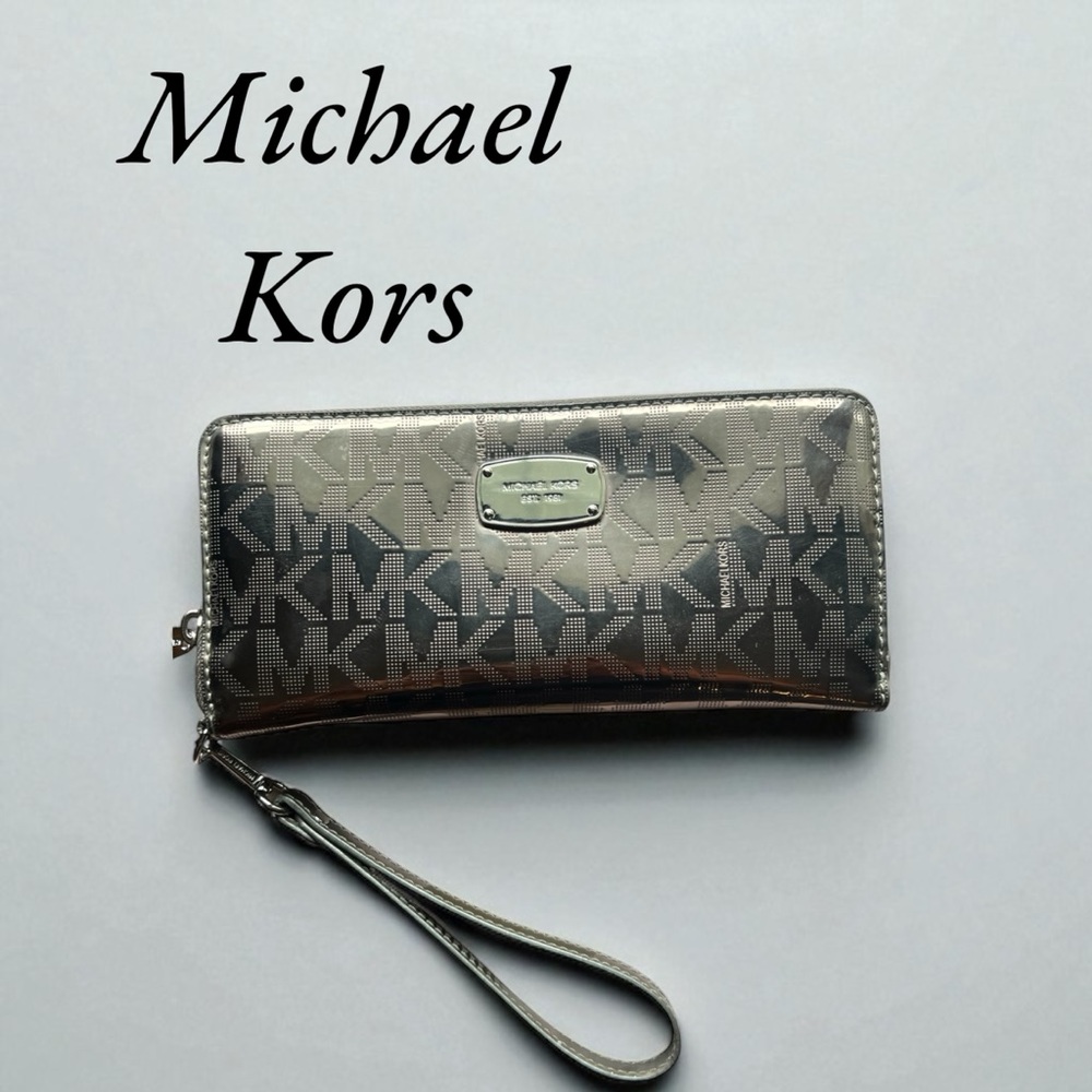 Michael Kors continental wallet, wristlet. Like NEW!